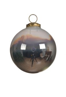 Athome Pavloudakis - Χριστουγεννιάτικη γυάλινη λευκό και ασημί μπάλα (10 cm)